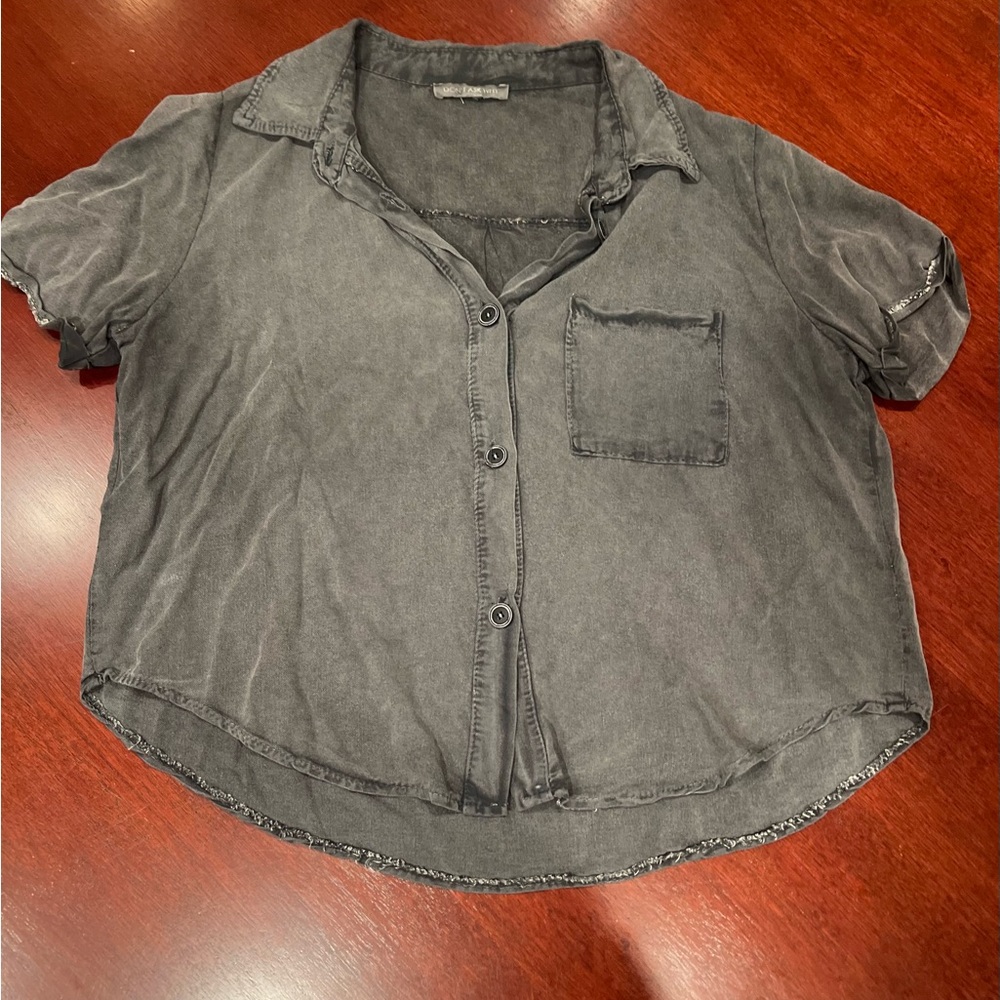 Don’t Ask Why Gray Button-Up Short Sleeve Shirt